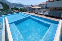 N Hotel - Beach