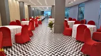 Hibiscus Select Hotel Hotels in Gautam Buddh Nagar