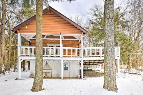 Private Lake Access & Canoes: Pennsylvania Cottage - Pet friendly