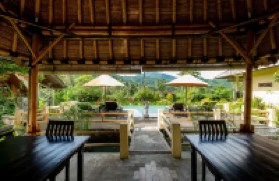 Villa Manuk Hotels near Susan Mart