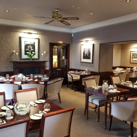 Sunninghill Hotel