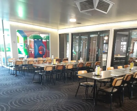 Peppermill Inn Motel Отели в г. Шеппартон