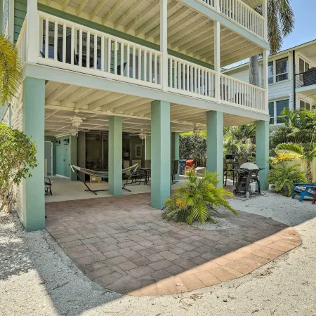 Covered Deck & Bay Views: Bradenton Beach Abode!