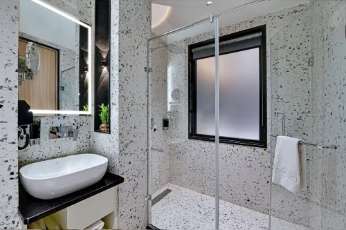 Quality Inn City Centre Varanasi Photos