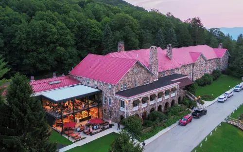 Mountain Lake Lodge Hotels in Giles County