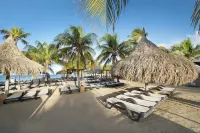 Spanish Water Marina Apartments - Beach