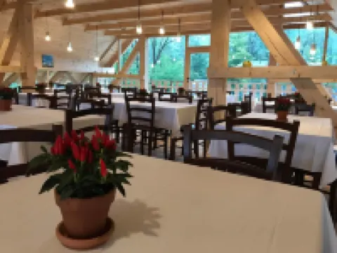 斯洛文尼亞生態度假村 卡姆尼克酒店