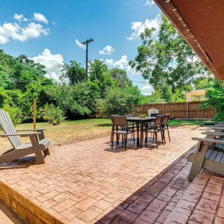 2 Mi to Kyle Field: Bryan Home w/ Fenced Yard