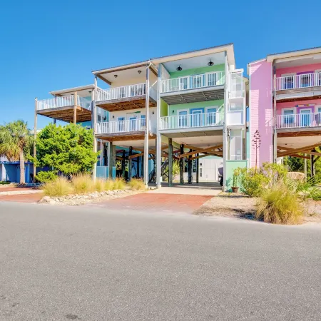 Oceanfront Oasis in Cedar Key w/ 2 Balconies!