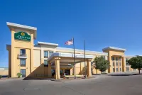 La Quinta Inn & Suites by Wyndham Salina Hotels in Salina