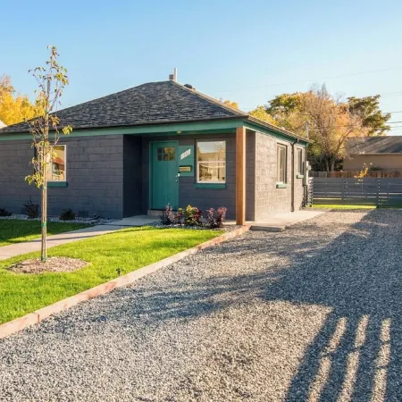 Modern Cottage near Hospital