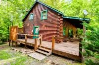 Hot Tub, Wifi, and Pool Table - Charming Affordable Cabin