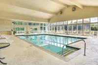 Hike, Golf and Swim Blue Ridge Cabin Escape - Pool