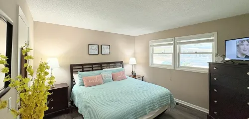 Serene Partial Lakeview Kayaks Access to Golf, Lakes, Hiking and More.