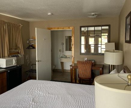 1. 위스퍼링 샌드 ..