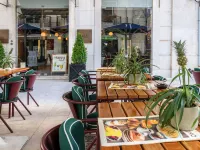 Brown's Boutique Hotel Hotels near Arco da Rua Augusta