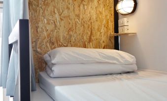 Old Man Captain Hostel