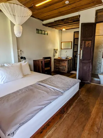 รูปภาพของเถ้าแก่ลาว