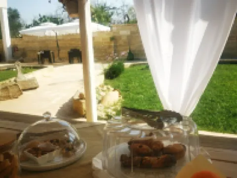 トッレ ヴェッキア レライス ウジェントのホテル