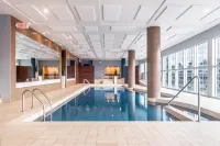 วอร์วิคเลคริสตัล - มอนทรีออล - สระว่ายน้ำบนดาดฟ้า