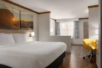 Days Inn by Wyndham Suites Fredericksburg Hotels in Gillespie County