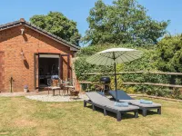 Piglet Corner Hotels in Cullompton