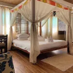 Charming Studio with Kitchen and Air Con – 4 Min Walk to Beach