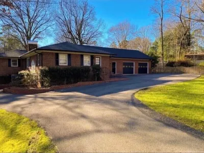 Gorgeously Renovated 3500 square foot Oxford home in Richmond!! Hotels near University of Richmond