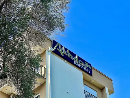 Akhdar Apartments