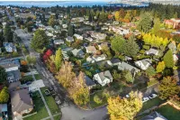 Charming Renovated Cottage - Walk to UPS & Proctor