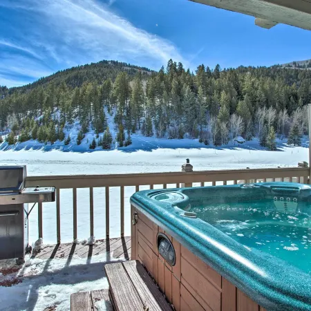 Luxe Vail Valley Retreat w/ Hot Tub!