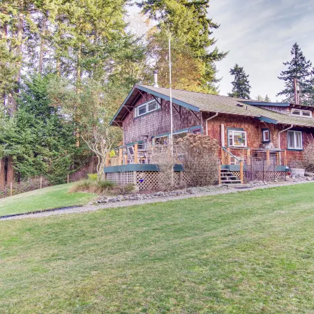 Puget Sound Cottage w/ Private Community Beach!