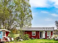 Tranquil Lake View Cottage-by Traum