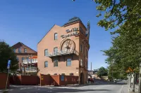 Hotel Kringelstaden Hotels near Scania CV AB - Engine