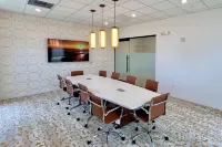 Bentonville Fall Retreat • Trails, Festivals & Luxury Comfort