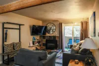 Renovated Condo steps from the Beaver Creek shuttle!