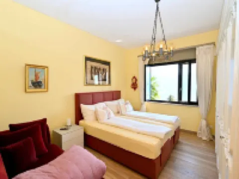 Magnificent villa with indoor pool and prime lake view location Hotels in Minusio