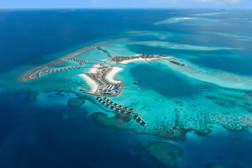 Centara Grand Lagoon Maldives Hotels in Kodhipparu Falhu