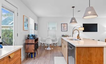 Casa Que Canta by Avantstay Private Pool, Firepit & Walkable East Austin Gem