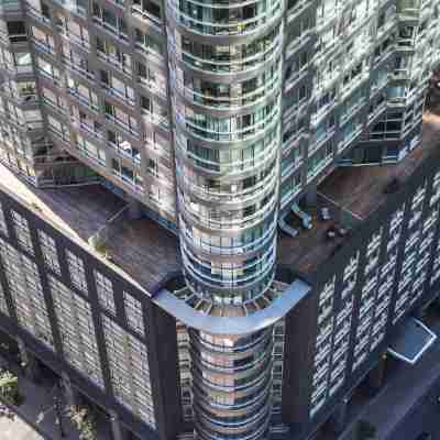 Warwick Le Crystal - Montréal Hotel Exterior