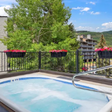 Lift House Lodge, Remodeled Downtown Lionshead Studio Condo