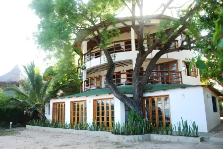 Silver Rock Hotel & Beachfront Apartments