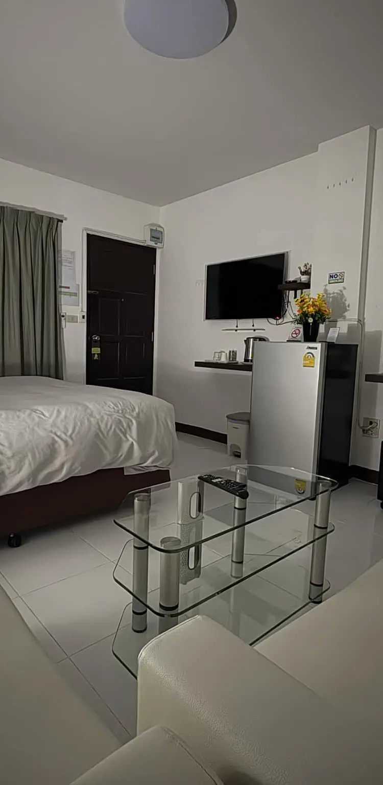 ห้องดีลักซ์ เตียงใหญ่ 1 เตียง