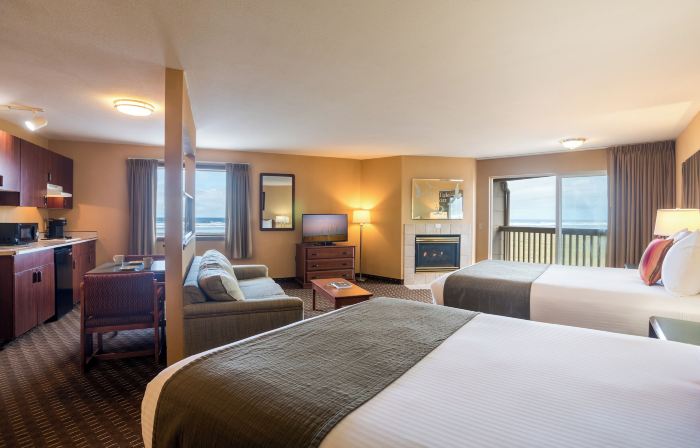 Ebb Tide Oceanfront Inn