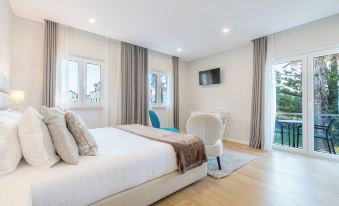 Silver Seahorse Garden Retreat