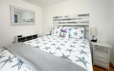 Billy's Beachside Bungalow