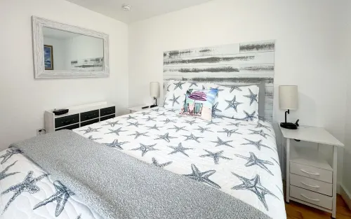 Billy's Beachside Bungalow