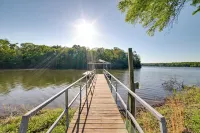 Beautiful Kentucky Lake Getaway w/ Dock & Deck! - Homestays