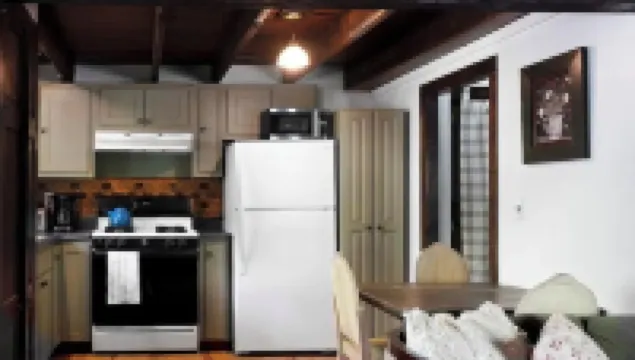 Never Lonesome Woodland Valley: Cozy 2bd Cottage!