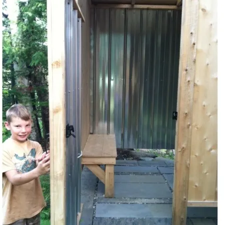 Secluded trailside cabin for 8 people on Kingdom Trails